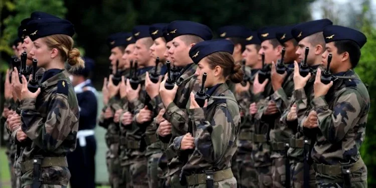 PATRIOTISME : L'étude Cevipof IRSEM révèle que la jeunesse française est prête pour faire son service militaire